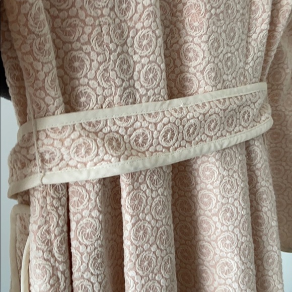 Cream trench coat - Picture 4 of 8